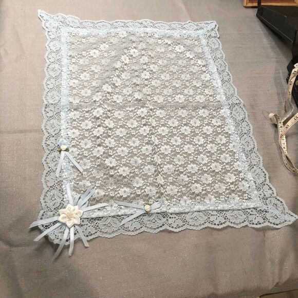 Vintage 1960s Handmade Ladies Lacy Handkerchief in Soft Blue w/Roses, Beads - Picture 2 of 10